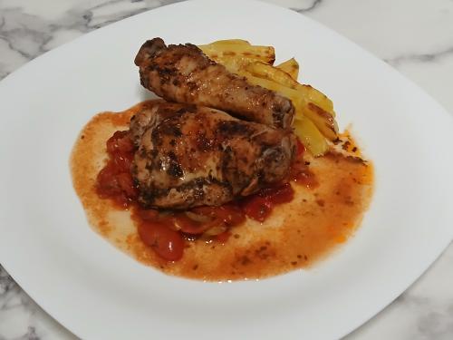 Kuřecí kousky v marinádě chilli-oregano s červenou omáčkou – Snadné recept z Česko kuchyně, hotový za 30 - 45 minut